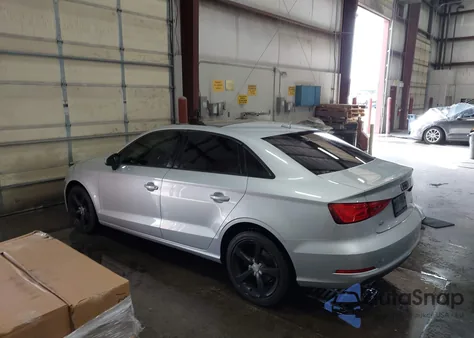 2015 Audi A3 2.0T Premium z USA, uszkodzony, nr VIN WAUBFGFF7F1011251